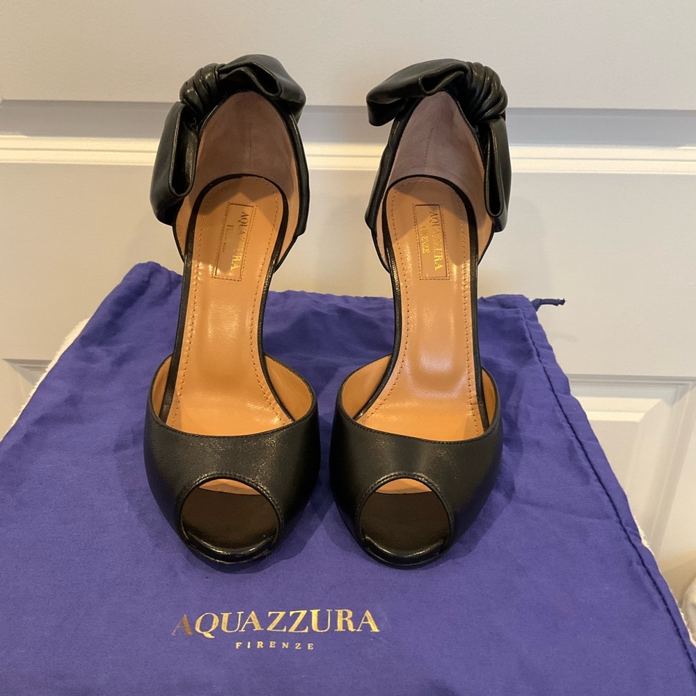Aquazzura black pumps